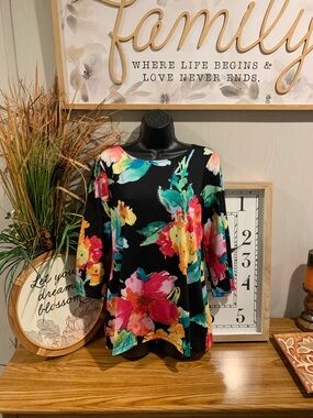 Melissa Paige Black Floral Scoop-Neck Top